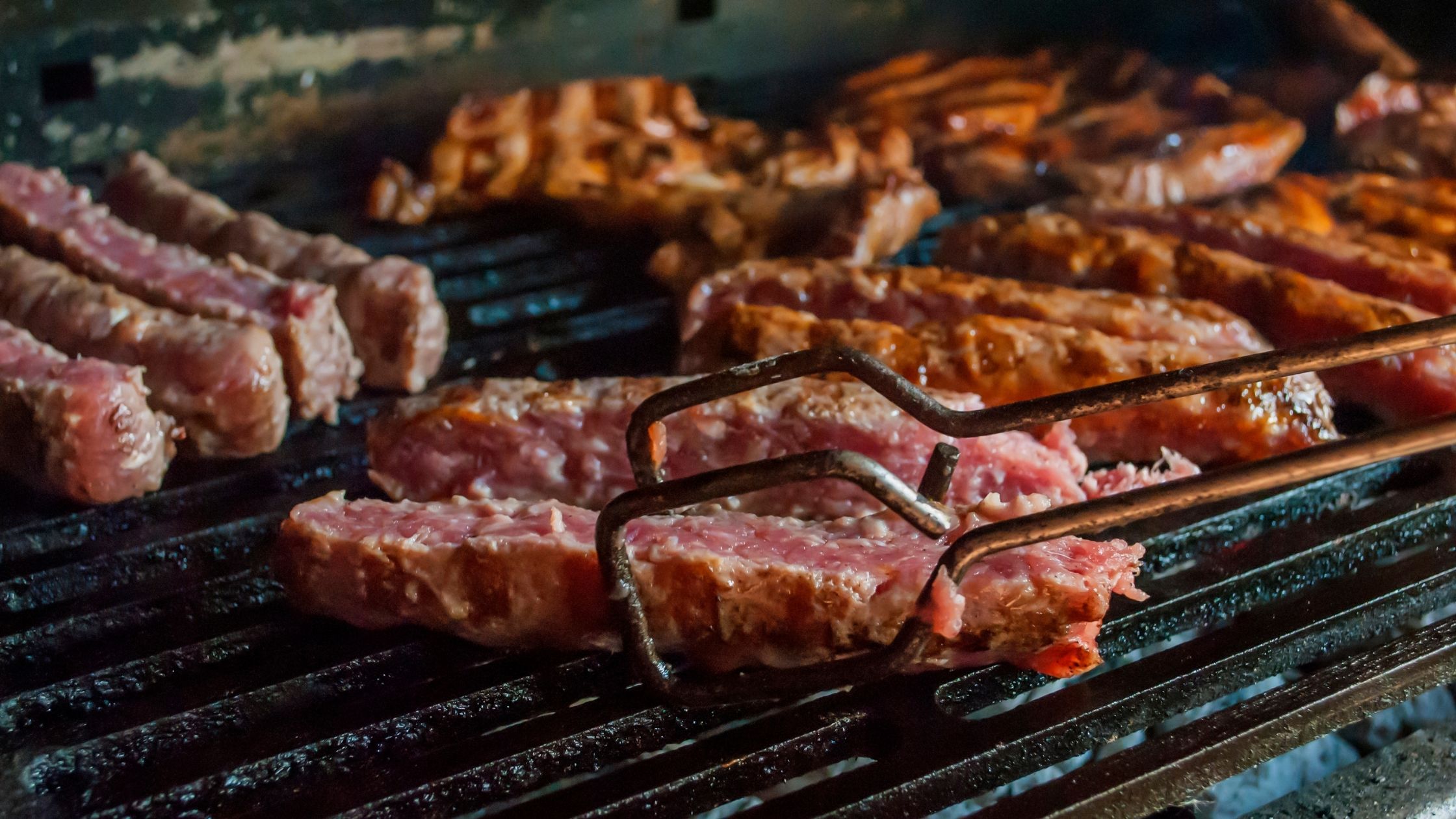 Types Of Tongs 7 Types of tongs: grill tongs